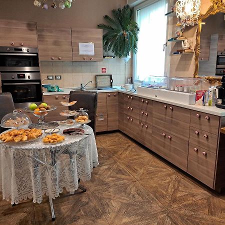 051 Room & Breakfast Болонья Екстер'єр фото