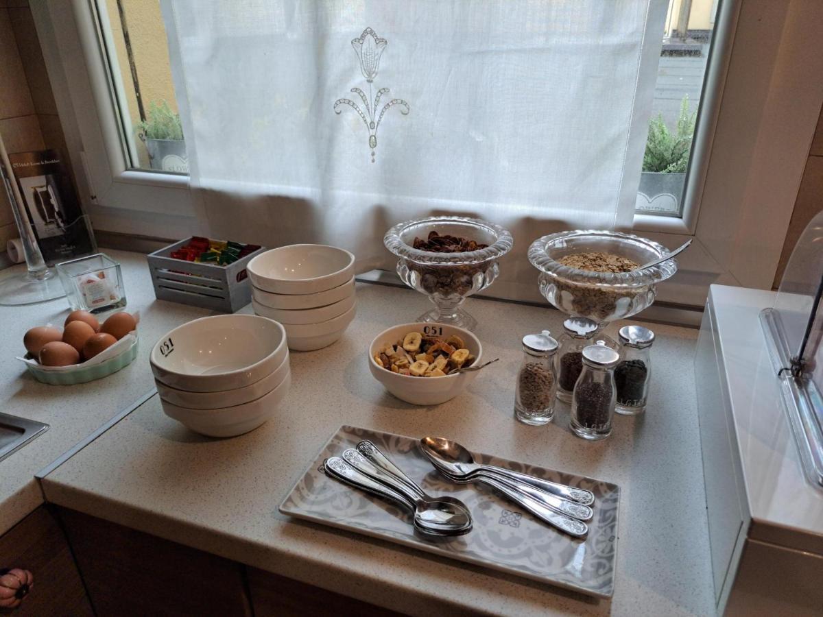 051 Room & Breakfast Болонья Екстер'єр фото